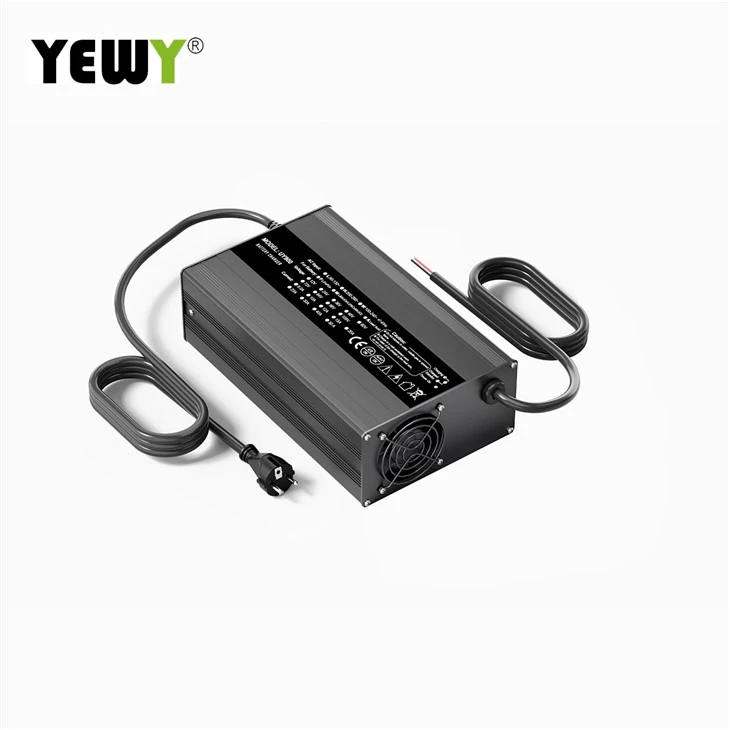 UY900 58.4 V 15 A Chargeur de batterie pour voiturette de golf